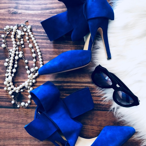 Aminah Abdul Jillil Blue Suede bow pump - Picture 2 of 3